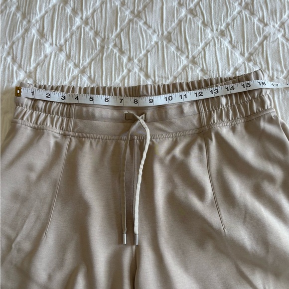Lululemon Soft Ambitions High Rise Short Size 12 - Picture 8 of 10